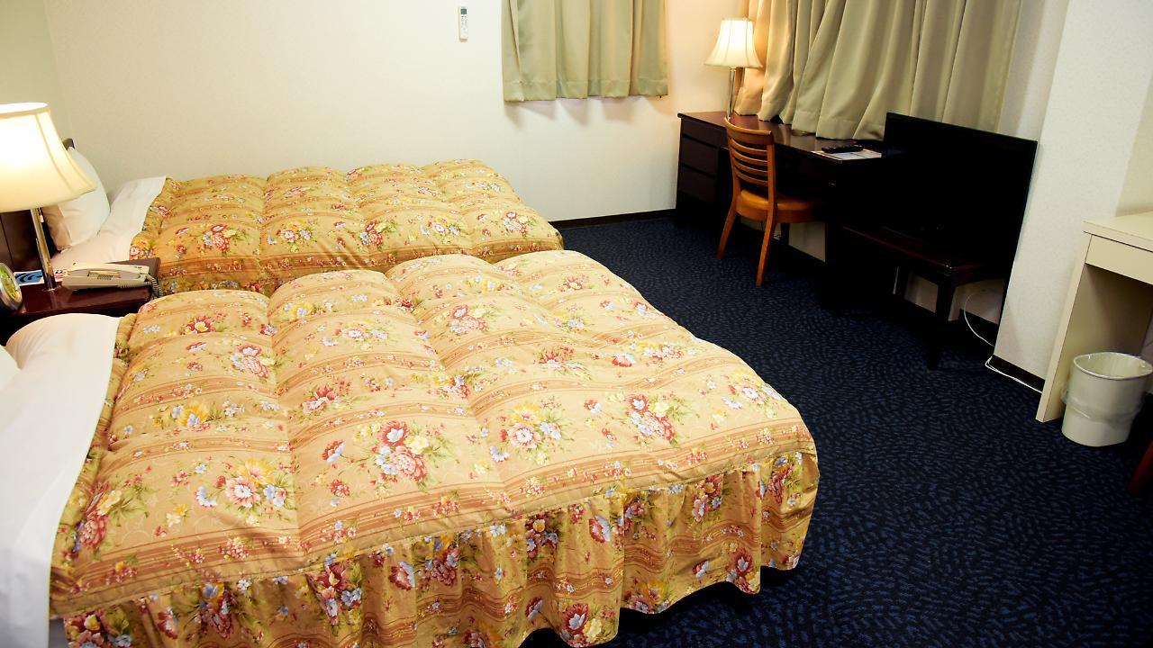 Business Hotel Shuttle Kumamoto Exteriör bild